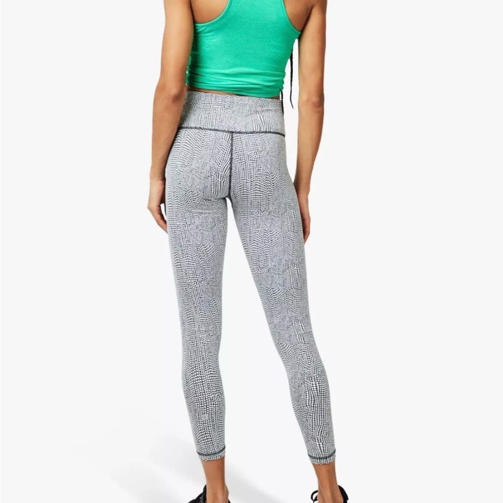 Sweaty Betty Super High-Rise Leggings - 7/8 Length White & Black Sz Small